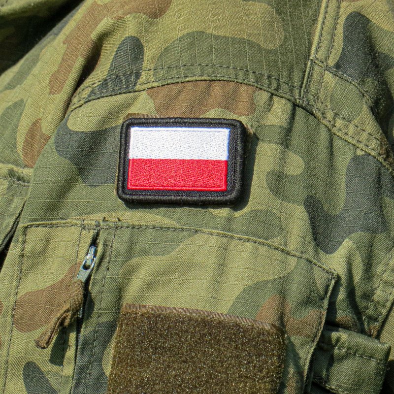 Para flag mundurowych Polska – 56x38 mm, kolorowa i gaszona, do munduru Para flag mundurowych Polska – 56x38 mm, kolorowa i gaszona, do munduru