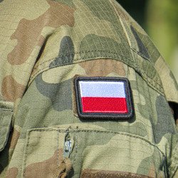 Para flag mundurowych Polska – 56x38 mm, kolorowa i gaszona, do munduru